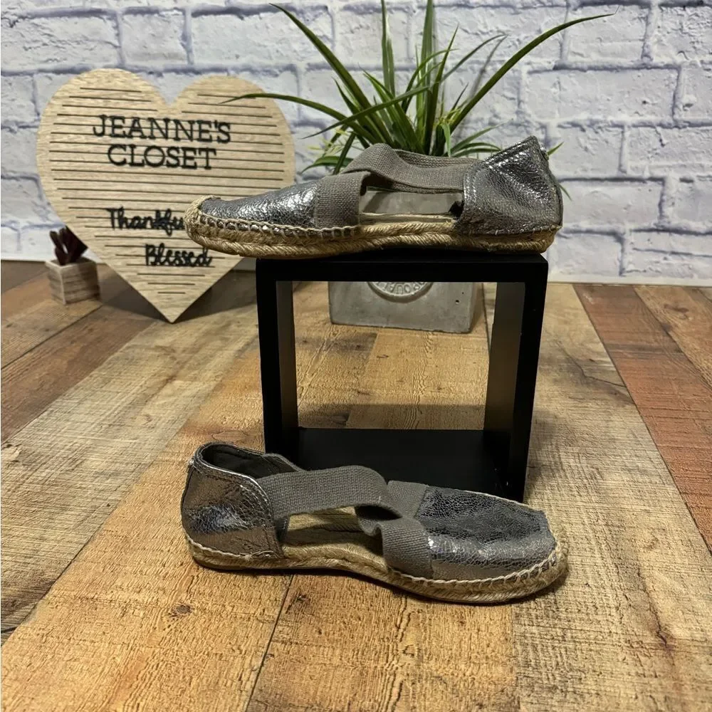TORY BURCH Silver Leather Espadrille Sandals Sz 5.5 Elastic Gray Crossed Straps